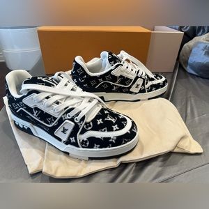 ✖️SOLD✖️ BNIB LV Louis Vuitton Black Monogram Textile Trainers Sneakers